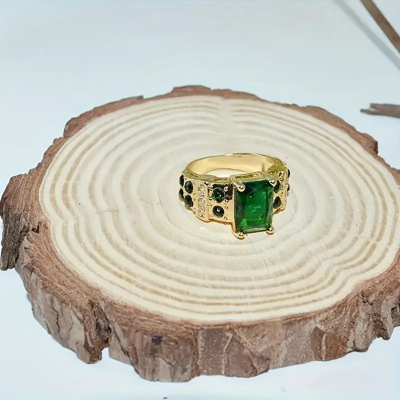 Antonia | Ring | Emerald