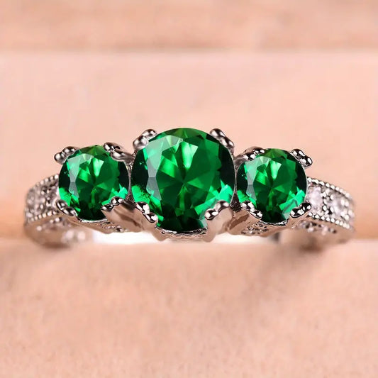 Thya | Ring | Emerald